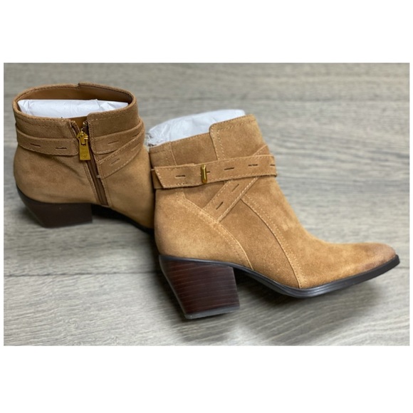Naturalizer Fenya - Ankle Suede Bootie NWB! - Picture 6 of 14